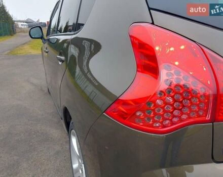 Коричневый Пежо 3008, объемом двигателя 2 л и пробегом 260 тыс. км за 10700 $, фото 11 на Automoto.ua
