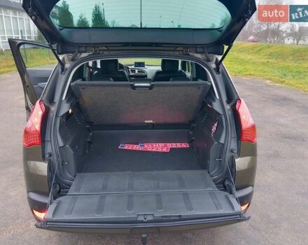 Коричневый Пежо 3008, объемом двигателя 2 л и пробегом 260 тыс. км за 10700 $, фото 26 на Automoto.ua