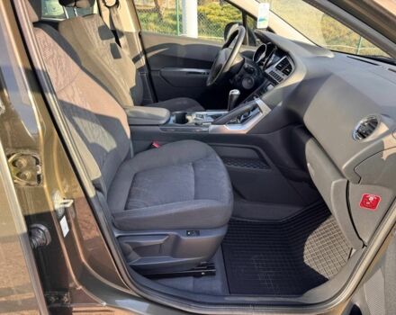 Коричневый Пежо 3008, объемом двигателя 0 л и пробегом 171 тыс. км за 8999 $, фото 6 на Automoto.ua