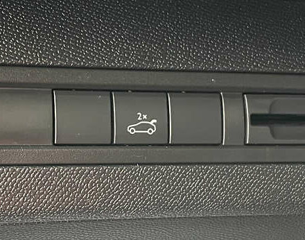 Коричневый Пежо 3008, объемом двигателя 1.5 л и пробегом 195 тыс. км за 20950 $, фото 13 на Automoto.ua