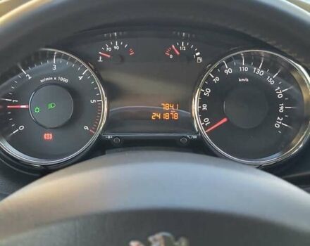 Красный Пежо 3008, объемом двигателя 1.6 л и пробегом 241 тыс. км за 8800 $, фото 23 на Automoto.ua