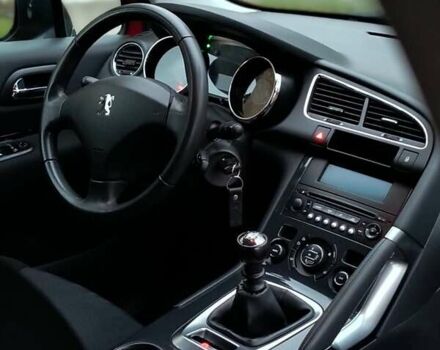 Красный Пежо 3008, объемом двигателя 1.6 л и пробегом 241 тыс. км за 8800 $, фото 14 на Automoto.ua