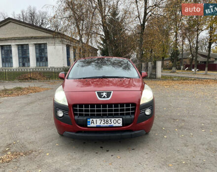 Красный Пежо 3008, объемом двигателя 1.56 л и пробегом 262 тыс. км за 8800 $, фото 1 на Automoto.ua