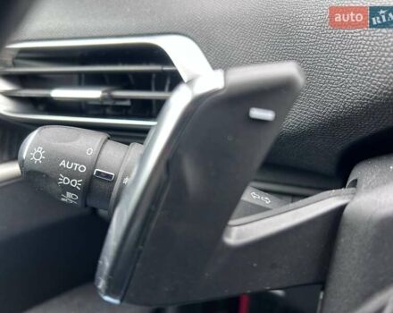 Красный Пежо 3008, объемом двигателя 2 л и пробегом 127 тыс. км за 23490 $, фото 21 на Automoto.ua