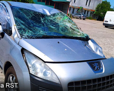 Пежо 3008, об'ємом двигуна 1.6 л та пробігом 223 тис. км за 4000 $, фото 3 на Automoto.ua