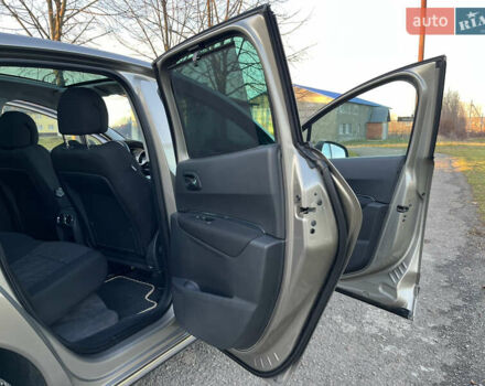 Пежо 3008, объемом двигателя 1.6 л и пробегом 249 тыс. км за 9800 $, фото 36 на Automoto.ua