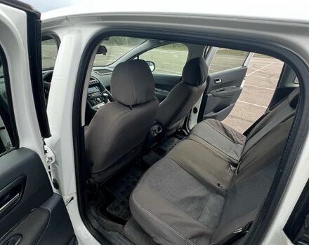 Пежо 3008, объемом двигателя 16 л и пробегом 268 тыс. км за 9200 $, фото 6 на Automoto.ua
