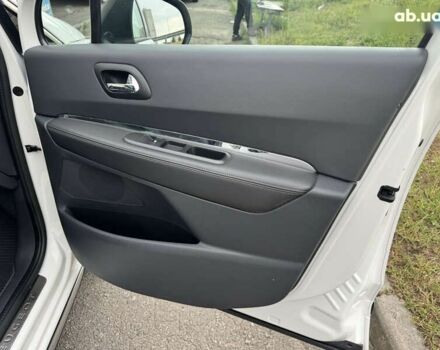 Пежо 3008, об'ємом двигуна 1.6 л та пробігом 179 тис. км за 10950 $, фото 18 на Automoto.ua