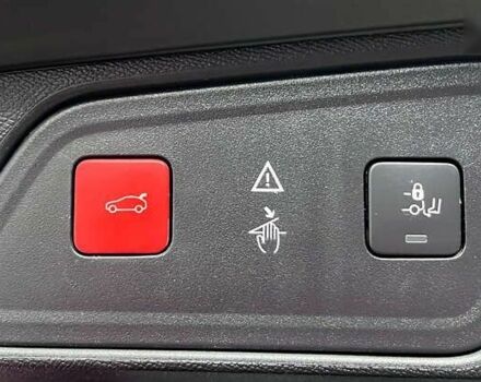 Пежо 3008, объемом двигателя 1.5 л и пробегом 161 тыс. км за 20950 $, фото 5 на Automoto.ua