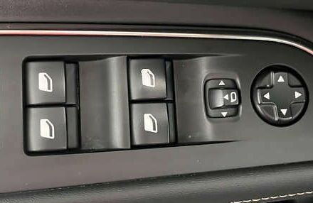 Пежо 3008, об'ємом двигуна 1.5 л та пробігом 168 тис. км за 21350 $, фото 25 на Automoto.ua