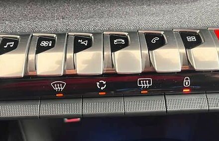 Пежо 3008, об'ємом двигуна 1.5 л та пробігом 168 тис. км за 21350 $, фото 14 на Automoto.ua