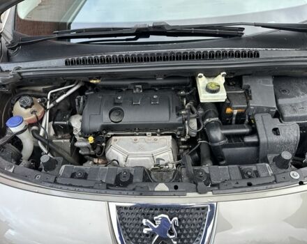 Серый Пежо 3008, объемом двигателя 1.6 л и пробегом 213 тыс. км за 6000 $, фото 17 на Automoto.ua