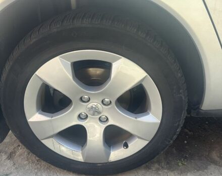 Сірий Пежо 3008, об'ємом двигуна 1.6 л та пробігом 192 тис. км за 10000 $, фото 3 на Automoto.ua