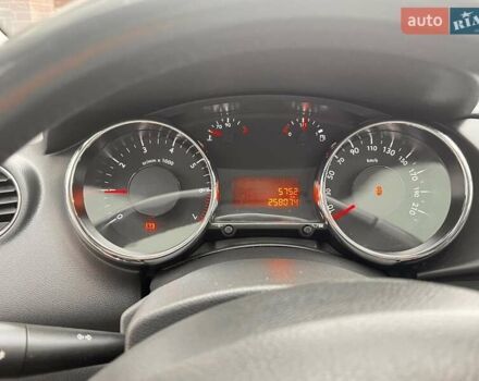 Сірий Пежо 3008, об'ємом двигуна 1.6 л та пробігом 200 тис. км за 8000 $, фото 9 на Automoto.ua