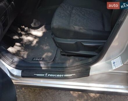 Серый Пежо 3008, объемом двигателя 1.6 л и пробегом 174 тыс. км за 6800 $, фото 5 на Automoto.ua