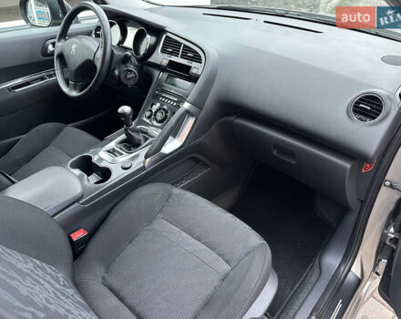 Серый Пежо 3008, объемом двигателя 1.6 л и пробегом 215 тыс. км за 6000 $, фото 4 на Automoto.ua