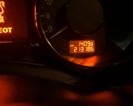 Серый Пежо 3008, объемом двигателя 1.6 л и пробегом 213 тыс. км за 8200 $, фото 15 на Automoto.ua