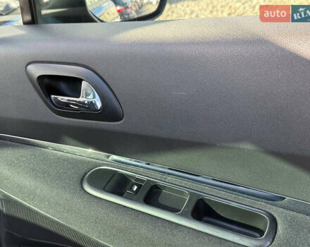 Серый Пежо 3008, объемом двигателя 1.6 л и пробегом 219 тыс. км за 9500 $, фото 41 на Automoto.ua