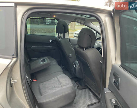 Серый Пежо 3008, объемом двигателя 1.56 л и пробегом 318 тыс. км за 7499 $, фото 39 на Automoto.ua