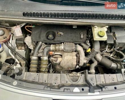 Серый Пежо 3008, объемом двигателя 1.6 л и пробегом 207 тыс. км за 7850 $, фото 10 на Automoto.ua