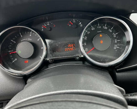 Серый Пежо 3008, объемом двигателя 1.6 л и пробегом 225 тыс. км за 8000 $, фото 24 на Automoto.ua