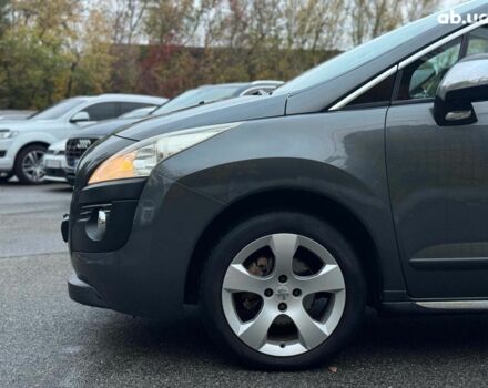 Серый Пежо 3008, объемом двигателя 1.6 л и пробегом 258 тыс. км за 9490 $, фото 3 на Automoto.ua