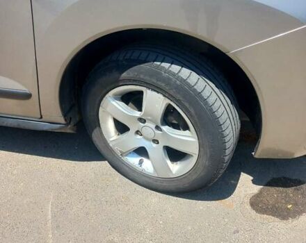 Серый Пежо 3008, объемом двигателя 1.56 л и пробегом 317 тыс. км за 7700 $, фото 7 на Automoto.ua