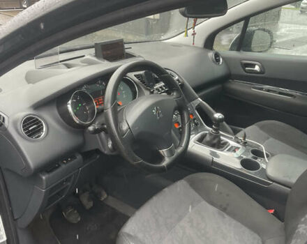 Серый Пежо 3008, объемом двигателя 1.56 л и пробегом 236 тыс. км за 8200 $, фото 6 на Automoto.ua