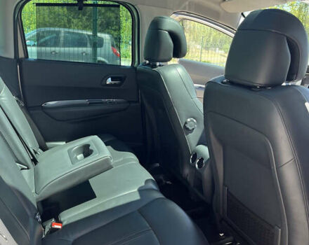 Серый Пежо 3008, объемом двигателя 1.6 л и пробегом 212 тыс. км за 8250 $, фото 9 на Automoto.ua