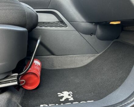 Серый Пежо 3008, объемом двигателя 1.6 л и пробегом 211 тыс. км за 8200 $, фото 12 на Automoto.ua