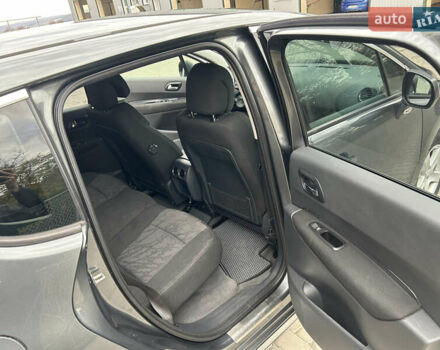 Серый Пежо 3008, объемом двигателя 1.6 л и пробегом 175 тыс. км за 8300 $, фото 7 на Automoto.ua