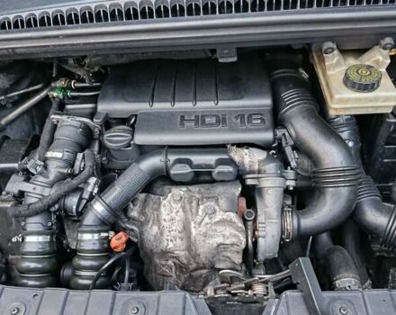 Серый Пежо 3008, объемом двигателя 1.56 л и пробегом 223 тыс. км за 8100 $, фото 68 на Automoto.ua