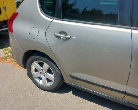 Серый Пежо 3008, объемом двигателя 1.56 л и пробегом 317 тыс. км за 7700 $, фото 5 на Automoto.ua