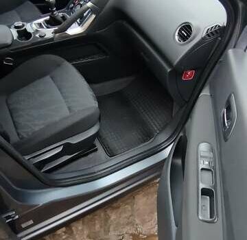 Сірий Пежо 3008, об'ємом двигуна 1.56 л та пробігом 272 тис. км за 8350 $, фото 6 на Automoto.ua
