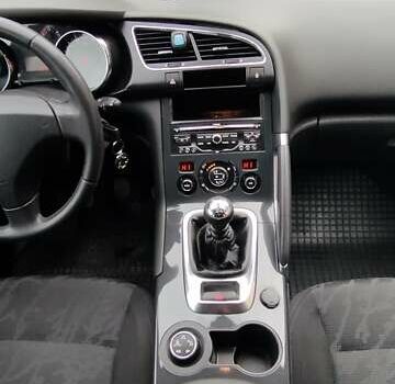 Сірий Пежо 3008, об'ємом двигуна 1.56 л та пробігом 272 тис. км за 8350 $, фото 8 на Automoto.ua