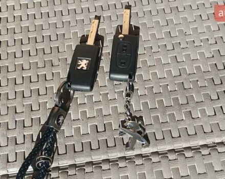 Серый Пежо 3008, объемом двигателя 1.6 л и пробегом 185 тыс. км за 8300 $, фото 11 на Automoto.ua