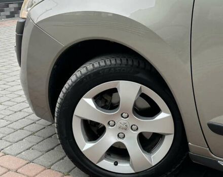 Серый Пежо 3008, объемом двигателя 2 л и пробегом 211 тыс. км за 10650 $, фото 5 на Automoto.ua