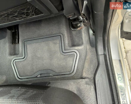 Серый Пежо 3008, объемом двигателя 1.56 л и пробегом 191 тыс. км за 8470 $, фото 38 на Automoto.ua