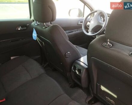 Серый Пежо 3008, объемом двигателя 1.56 л и пробегом 257 тыс. км за 8800 $, фото 4 на Automoto.ua