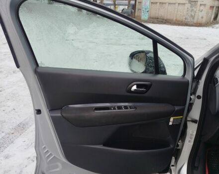 Серый Пежо 3008, объемом двигателя 1.6 л и пробегом 204 тыс. км за 7500 $, фото 7 на Automoto.ua