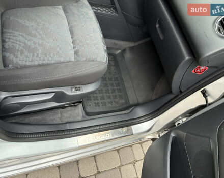 Серый Пежо 3008, объемом двигателя 1.56 л и пробегом 191 тыс. км за 8470 $, фото 28 на Automoto.ua