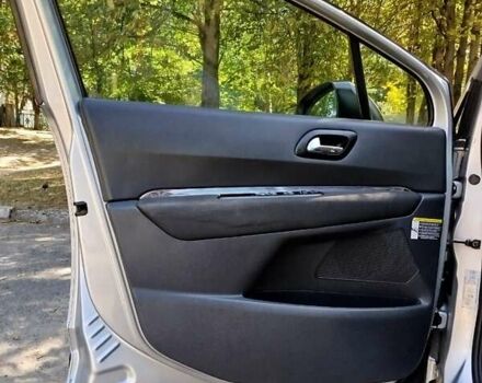 Сірий Пежо 3008, об'ємом двигуна 1.6 л та пробігом 207 тис. км за 7500 $, фото 7 на Automoto.ua