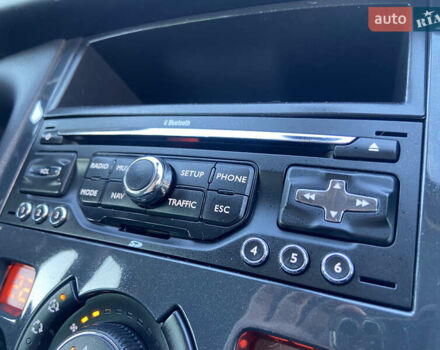 Серый Пежо 3008, объемом двигателя 1.6 л и пробегом 230 тыс. км за 8700 $, фото 25 на Automoto.ua