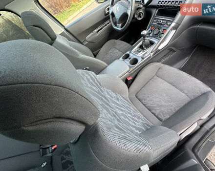 Серый Пежо 3008, объемом двигателя 1.56 л и пробегом 263 тыс. км за 9150 $, фото 116 на Automoto.ua