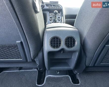 Серый Пежо 3008, объемом двигателя 1.56 л и пробегом 263 тыс. км за 9150 $, фото 93 на Automoto.ua