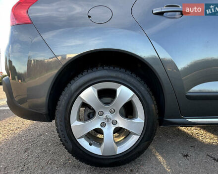 Серый Пежо 3008, объемом двигателя 1.56 л и пробегом 263 тыс. км за 9150 $, фото 31 на Automoto.ua