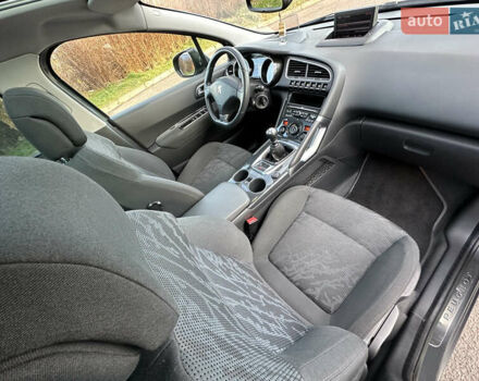 Серый Пежо 3008, объемом двигателя 1.56 л и пробегом 263 тыс. км за 9150 $, фото 117 на Automoto.ua