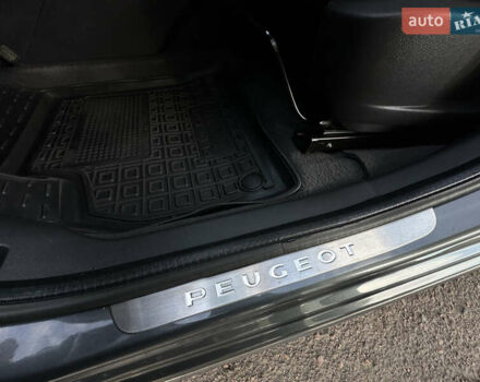 Серый Пежо 3008, объемом двигателя 1.56 л и пробегом 263 тыс. км за 9150 $, фото 64 на Automoto.ua