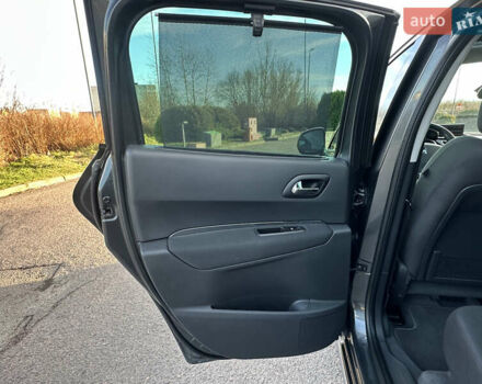 Серый Пежо 3008, объемом двигателя 1.56 л и пробегом 263 тыс. км за 9150 $, фото 88 на Automoto.ua