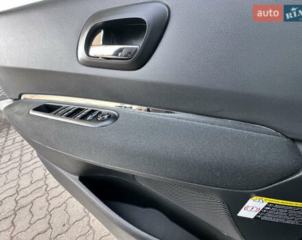 Серый Пежо 3008, объемом двигателя 1.56 л и пробегом 263 тыс. км за 9150 $, фото 62 на Automoto.ua